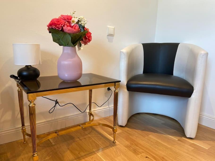 Luxury Apartment With Air Conditioning & Jaccuzzi Near Frankfurt Wiesbaden Hofheim am Taunus Extérieur photo